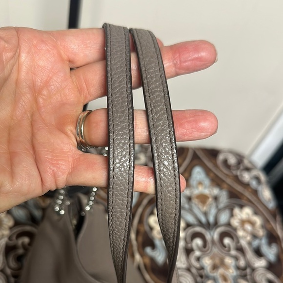 Michael Kors Jet Set Leather Shoulder Bag with Chain Straps - Picture 5 of 16